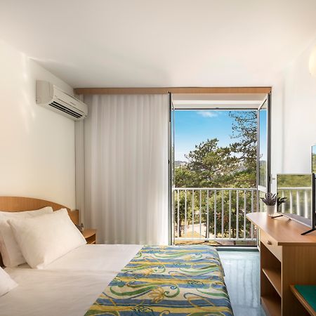 Veli Mel Hotel - San Marino Sunny Resort By Valamar Lopar Bagian luar foto