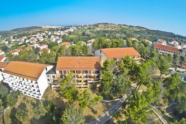 Veli Mel Hotel - San Marino Sunny Resort By Valamar Lopar Bagian luar foto